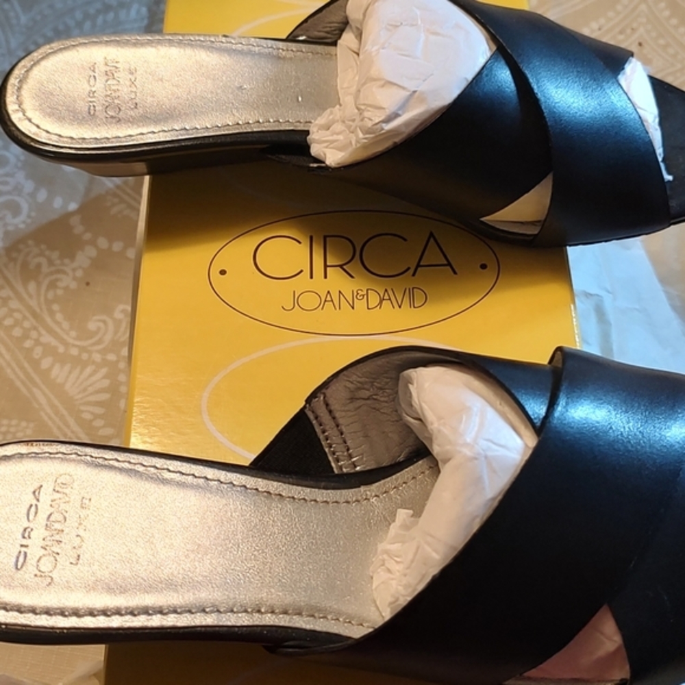 Ladies sandals